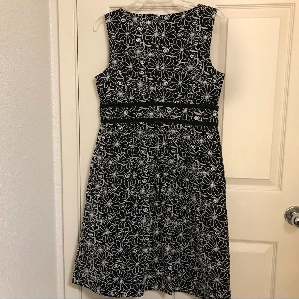 Talbots Size 8 - image 2